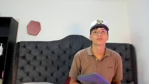 Snapshot of 1threestar chatting on April 15, 2026, 10:43 pm 1Threestar online show from April 15, 2026, 10:43 pm