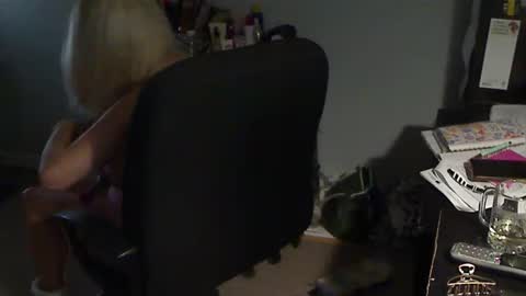 Snapshot of 1xtrahornyone chatting on November 21, 2025, 3:38 am Susan online show from November 21, 2025, 3:38 am