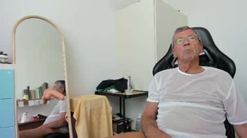 Snapshot of 200gentleman chatting on July 11, 2026, 2:42 pm Henk online show from July 11, 2026, 2:42 pm