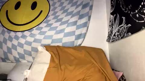 AlecurClit online show from October 18, 2025, 5:46 pm