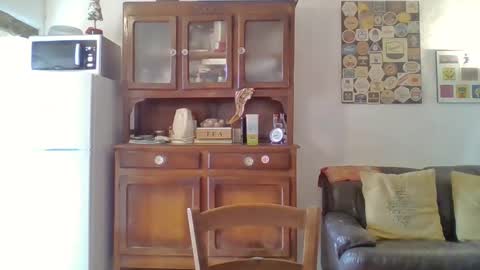 22esserre online show from December 2, 2024, 12:51 pm