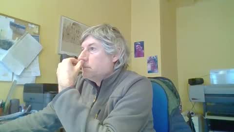 22esserre online show from December 4, 2025, 10:02 am