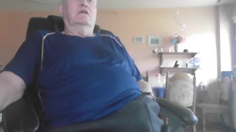 Snapshot of 29famila chatting on December 5, 2025, 11:52 am 29famila online show from December 5, 2025, 11:52 am