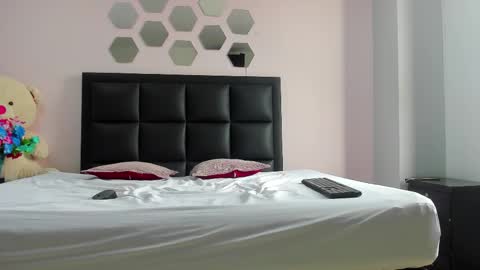 Snapshot of 2_fire chatting on December 20, 2025, 7:32 pm 2_fire online show from December 20, 2025, 7:32 pm