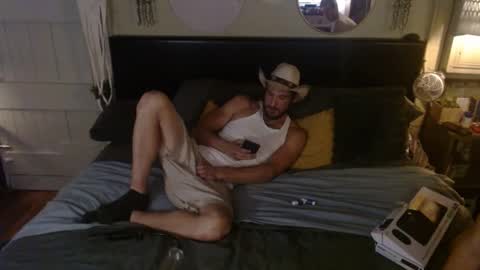 2hungrichards23 online show from September 17, 2025, 2:02 am