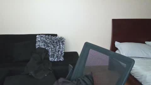 Snapshot of 3badweed3 chatting on February 3, 2025, 10:32 pm Sam online show from February 3, 2025, 10:32 pm