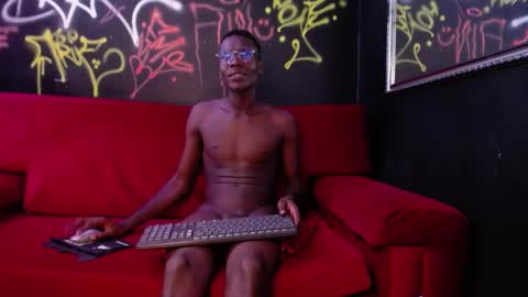 Snapshot of 3decorazon chatting on December 5, 2024, 10:01 pm 3decorazon online show from December 5, 2024, 10:01 pm