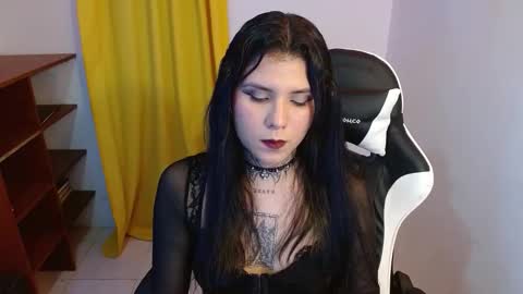 erika online show from November 2, 2025, 3:42 am