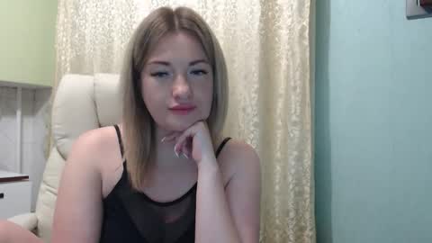 Snapshot of 3sweetcandy3 chatting on May 25, 2026, 10:49 pm 3sweetcandy3 online show from May 25, 2026, 10:49 pm