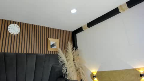 Snapshot of 3x_naxa chatting on December 18, 2025, 12:44 pm 3X NAXAA online show from December 18, 2025, 12:44 pm