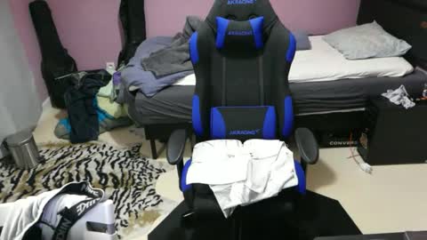 Larese Carlo online show from March 13, 2026, 2:18 am