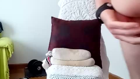 69angelito69 online show from October 4, 2025, 2:26 pm