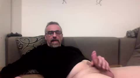 Snapshot of 6georget6 chatting on December 17, 2025, 7:20 pm George online show from December 17, 2025, 7:20 pm