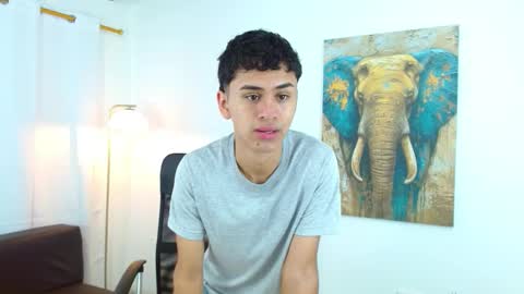 Snapshot of 7alan chatting on October 23, 2025, 12:59 pm Alan online show from October 23, 2025, 12:59 pm