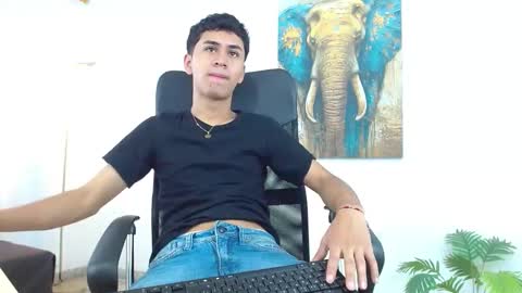 Snapshot of 7alan chatting on October 31, 2025, 1:23 pm Alan online show from October 31, 2025, 1:23 pm