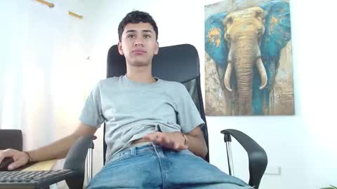 Snapshot of 7alan chatting on December 1, 2025, 12:54 pm Alan online show from December 1, 2025, 12:54 pm