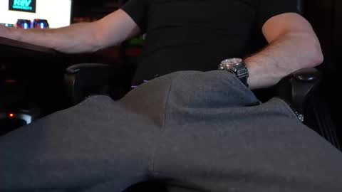 7fivecedge online show from December 21, 2025, 3:13 am