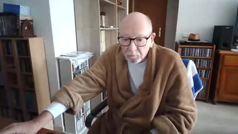  Papi  online show from November 30, 2025, 9:57 am