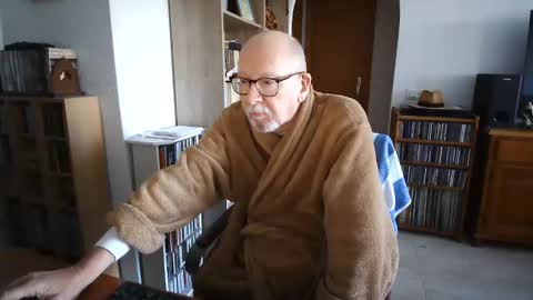  Papi  online show from January 7, 2026, 11:23 am