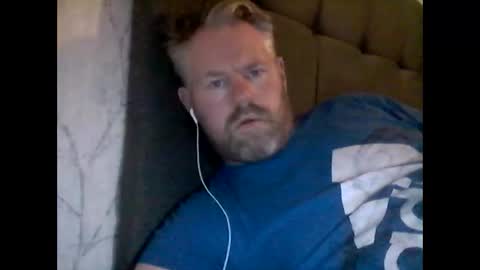 Snapshot of 81jonnyx chatting on December 31, 2024, 3:31 pm 81jonnyx online show from December 31, 2024, 3:31 pm