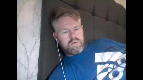 Snapshot of 81jonnyx chatting on February 19, 2025, 12:44 pm 81jonnyx online show from February 19, 2025, 12:44 pm