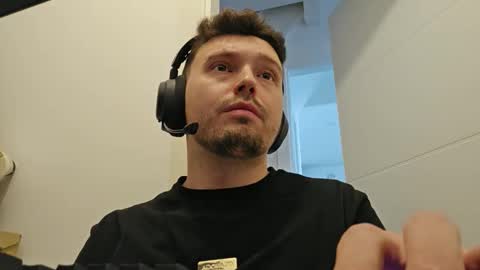 Snapshot of 8inchdude93 chatting on September 15, 2025, 10:15 am 8inchdude93 online show from September 15, 2025, 10:15 am