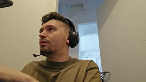 Snapshot of 8inchdude93 chatting on September 18, 2025, 8:05 am 8inchdude93 online show from September 18, 2025, 8:05 am