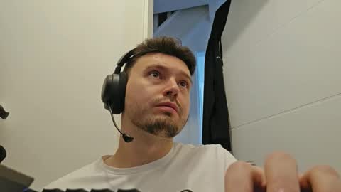 Snapshot of 8inchdude93 chatting on September 23, 2025, 8:39 am 8inchdude93 online show from September 23, 2025, 8:39 am