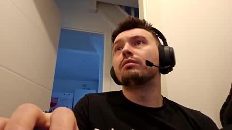 Snapshot of 8inchdude93 chatting on October 15, 2025, 9:09 am 8inchdude93 online show from October 15, 2025, 9:09 am