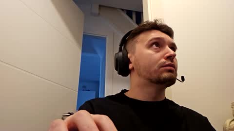 Snapshot of 8inchdude93 chatting on October 17, 2025, 8:39 am 8inchdude93 online show from October 17, 2025, 8:39 am