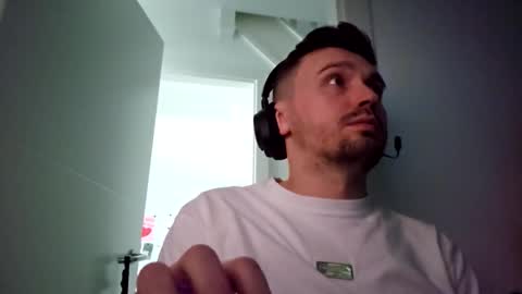 Snapshot of 8inchdude93 chatting on November 4, 2025, 11:20 am 8inchdude93 online show from November 4, 2025, 11:20 am