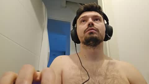 8inchdude93 online show from April 25, 2026, 6:49 am