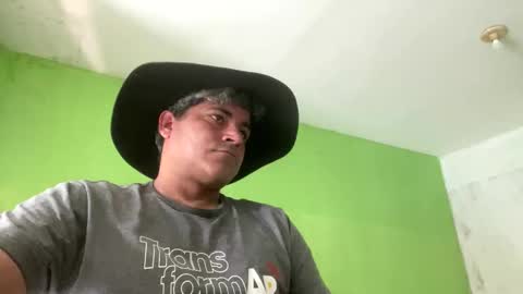 9vinhocamshow online show from October 26, 2025, 10:32 am