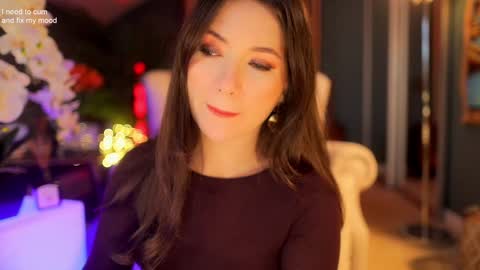 Snapshot of _1s___ chatting on December 19, 2025, 3:35 am Sophia online show from December 19, 2025, 3:35 am