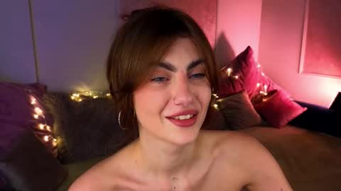 Snapshot of _a_n_n_y_ chatting on November 18, 2025, 9:52 pm Willow online show from November 18, 2025, 9:52 pm