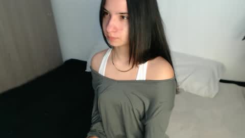 Snapshot of _abrill_20 chatting on October 27, 2025, 8:35 pm _abrill_20 online show from October 27, 2025, 8:35 pm