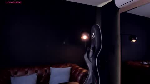 _adamcoper_ online show from April 6, 2026, 4:19 pm