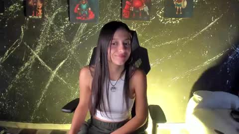Snapshot of _agathaargent chatting on June 4, 2026, 2:45 pm Agatha online show from June 4, 2026, 2:45 pm