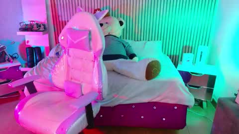 aitana online show from December 14, 2025, 7:29 pm