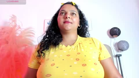 Snapshot of _aithanaa_ chatting on November 4, 2025, 7:35 pm _aithanaa_ online show from November 4, 2025, 7:35 pm