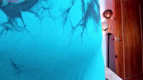 Snapshot of _aithanaa_ chatting on November 15, 2025, 7:43 pm _aithanaa_ online show from November 15, 2025, 7:43 pm