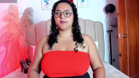 Snapshot of _aithanaa_ chatting on November 25, 2025, 7:03 pm _aithanaa_ online show from November 25, 2025, 7:03 pm