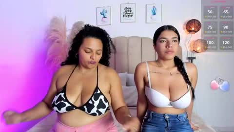 Snapshot of _aithanaa_ chatting on December 1, 2025, 5:29 pm _aithanaa_ online show from December 1, 2025, 5:29 pm