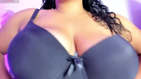 _aithanaa_ online show from April 7, 2026, 7:14 pm