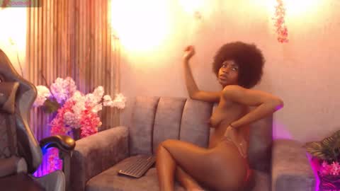 Snapshot of _alaana chatting on December 14, 2025, 4:12 pm Alana online show from December 14, 2025, 4:12 pm