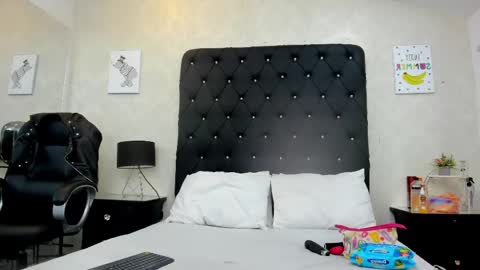 Snapshot of _alana_johnson chatting on May 1, 2026, 11:59 am _alana_johnson online show from May 1, 2026, 11:59 am