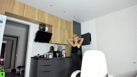 Snapshot of _alice_kitty chatting on November 17, 2025, 1:06 pm Gaylord online show from November 17, 2025, 1:06 pm