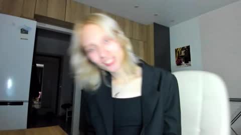 Snapshot of _alice_kitty chatting on December 1, 2025, 6:35 pm Gaylord online show from December 1, 2025, 6:35 pm