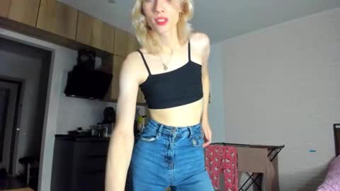 Snapshot of _alice_kitty chatting on December 2, 2025, 9:36 am Gaylord online show from December 2, 2025, 9:36 am