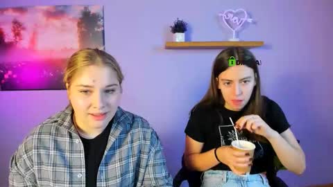 _alice_smith__ online show from October 21, 2025, 8:37 am